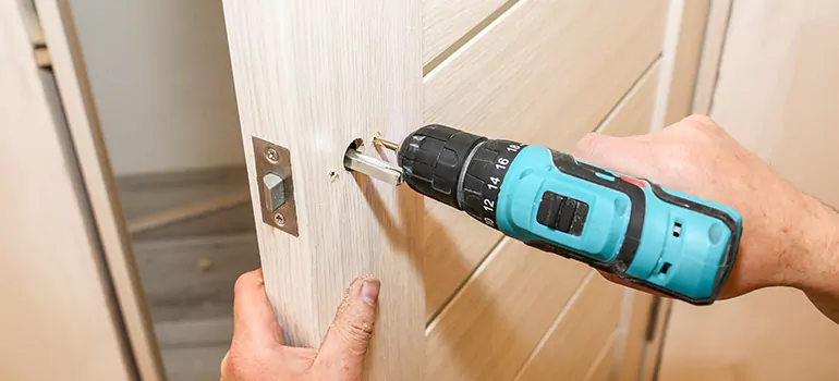 Old Door Knob Repair in Plantation, FL