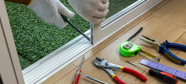 Window Hinge Repair in Plantation, FL